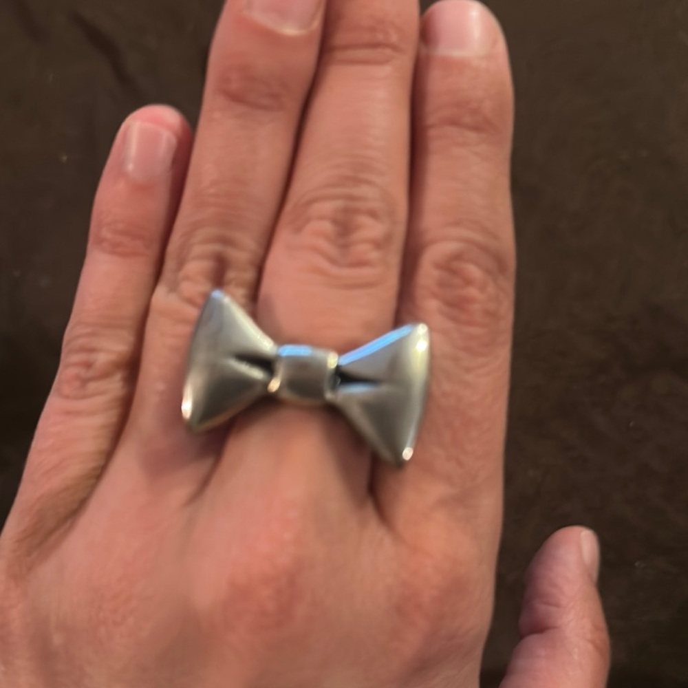 Stretchy Bow Ring